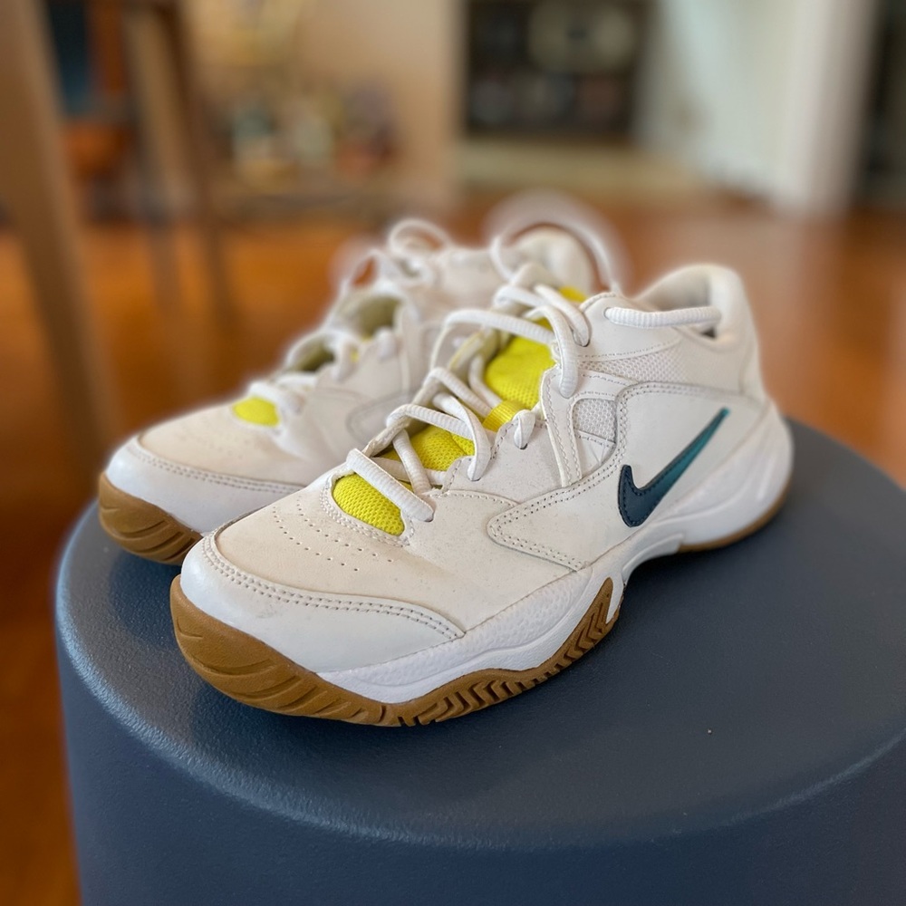 Nike Women’s Tennis Sneakers Court Lite 2